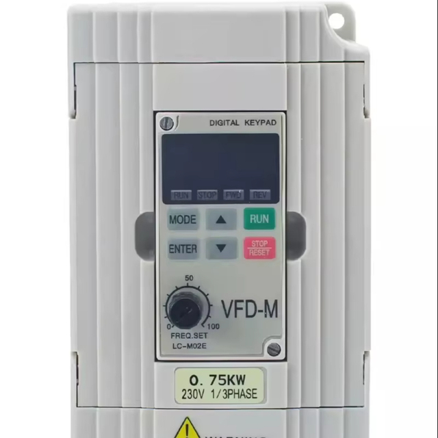 VFD015M Variable-Frequency Drive Single-Phase 220V Three-Phase 220V 0.4/0.75/1.5/2.2/3.7kW Speed Control