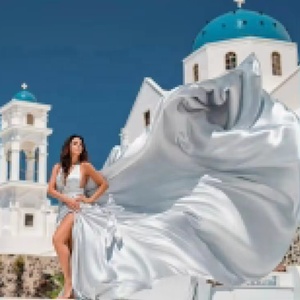 Robe de soirée longue en satin de soie vintage pour femme, idéale pour les séances photo |   Fluide et élégant - Product Image 1