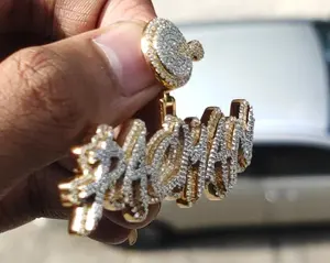 จี้เพชรโมอิสซาไนต์ทรงกลม 2 กะรัต ชื่อสั่งทำพิเศษสำหรับผู้ชาย ชุบทองคำขาว 14K - Product Image 1