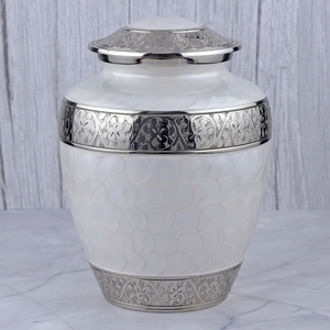 Urna funeraria de latón para adultos con diseño floral y de hojas en negro y dorado, con superficie brillante para cenizas humanas, urna conmemorativa para entierro. - Product Image 4