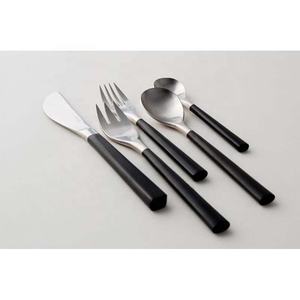 Vente en gros, couleur blanche, poignée en acier inoxydable, vaisselle de styliste argent mat, couteaux et cuillères, ensemble de fourchettes, couverts en or - Product Image 3