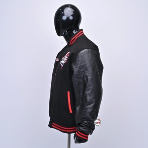 Chaquetas Varsity Bordadas Coach Marks para Hombre, Negras con Mangas de Cuero Rojo, Casuales de Otoño, Cuello Camisero, Cierre de un Solo Botón, Alta Calidad - Product Image 3