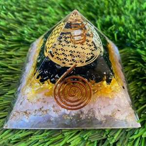 Pirámide de Orgonita de Cobre con Bobina de Cristal, Turmalina Negra Pulida, Citrino y Cuarzo Rosa, Precio de Fábrica - Product Image 3