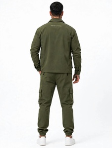 Ensemble de survêtement pour homme ONETEN vert olive, pantalon de jogging à poches cargo et cordon de serrage, veste boutonnée, tenue 2 pièces - Product Image 6