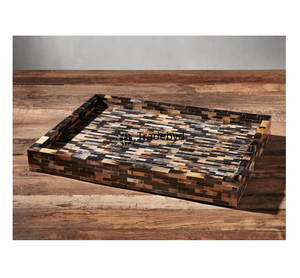 Bandeja de Servir de Cuerno Hecha a Mano, Moderna, de Primera Calidad, Elegante Adorno Decorativo para Mesa, por Tradebyd - Product Image 1