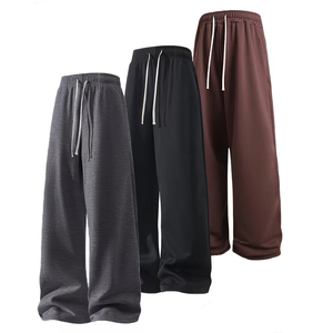 Pantalon de jogging classique pour homme avec doublure en molleton doux et revers élastiques pour un confort tout au long de la journée - Product Image 1