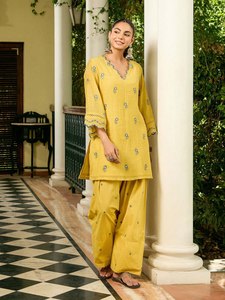 Ensemble Kurta Palazzo brodé jaune avec manches évasées pour femmes - Product Image 3