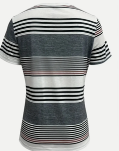Camiseta de mujer con estampado de rayas y elegante detalle de botones, manga corta - Product Image 5
