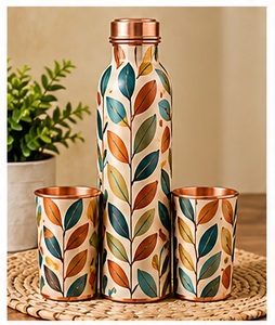 Juego de Botellas de Agua Artísticas de Cobre con 2 Tazas, Diseño de Aves Tropicales y Hojas, Botella de Metal para Viaje - Product Image 5