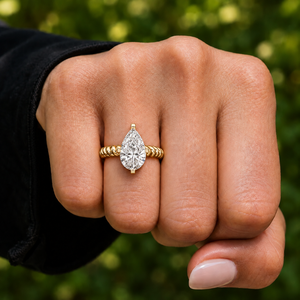 Anillo de Diamante Cultivado en Laboratorio con Corte Pera, Oro Sólido de 14K/18K, Banda Trenzada, Solitario, 1.00 CT, DEF VVS, Certificado IGI, Anillo de Compromiso ODM - Product Image 2