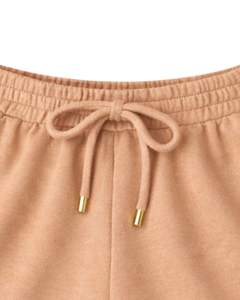 Conjunto de Top Corto Acanalado y Pantalones Cortos con Cordón para Mujer, Color Beige Camel con Bordado de Corazón Rojo, Atuendo Casual de Dos Piezas Personalizado - Product Image 4
