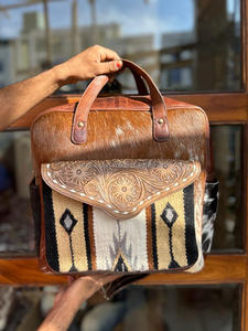 Nuevas y elegantes mochilas de cuero de piel de vaca con herramientas reales a mano, mochilas de cuero talladas con estilo, mochilas de estilo occidental - Product Image 4