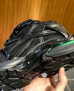 Nouvelles baskets de sport décontractées 2026 de luxe avec design LED, en fibre de polyuréthane, chaussures de marche respirantes de haute qualité pour hommes - Product Image 6