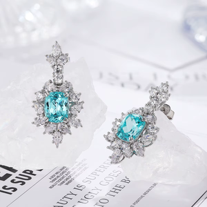 Pendientes de plata de alta calidad con diamante azul de 1.2 quilates, corte ovalado, cultivado en laboratorio, y diamante blanco para boda. - Product Image 4