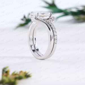 Anillo de Compromiso Clásico con Halo Oculto, Oro Blanco, Solitario, Corte Escalonado, Joyería Fina Nupcial, Chapado en Oro de 18K, con Diamantes Cultivados en Laboratorio - Product Image 1