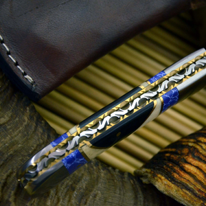 Cuchillo de Caza Imperial con Hoja de Punta Caída, Mango de Marfil con Incrustaciones Azules y Funda de Cuero - Product Image 3