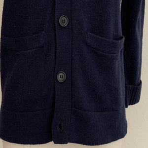 Pull en tricot pour enfants TopTen, bleu foncé, avec patch en C, logo tricoté, pour les fraternités, les sororités et les universités, en cachemire - Product Image 4