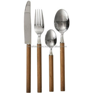 Cubiertos de metal de estilo vintage con mango de madera perfectos para hogares tradicionales y decoración de cocina antigua inspiración - Product Image 3