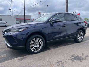 Oferta Especial 2024 Ven XLE AWD XLE 4dr Crossover, Listo para Conducir - Product Image 6