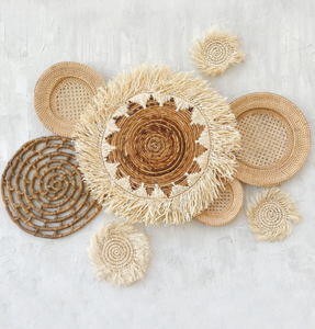 Colgador y Estante Redondo de Macramé con Revestimiento de Madera - Product Image 1