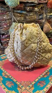 Bolso de noche indio bordado a mano, regalos inolvidables para celebraciones de bodas, bolso de mano Potli Batua para mujer - Product Image 2