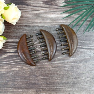 Masseur facial Gua Sha en bois rustique écologique avec artisanat en bois d'acacia massif pour la relaxation musculaire - Cadeau du Nouvel An - Product Image 4