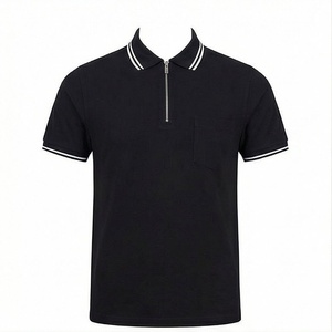 Polo à manches courtes noir pour homme avec fermeture éclair et poche, design tricoté uni décontracté, coupe classique - Product Image 1