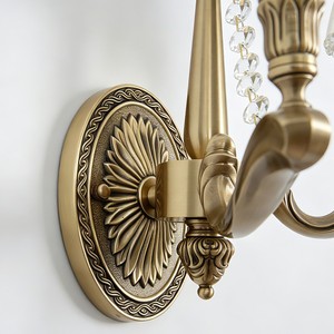 Applique murale LED de luxe européenne moderne, en laiton et avec un abat-jour en verre ; lumière blanc chaud à intensité variable, adaptée à une utilisation en intérieur - Product Image 6