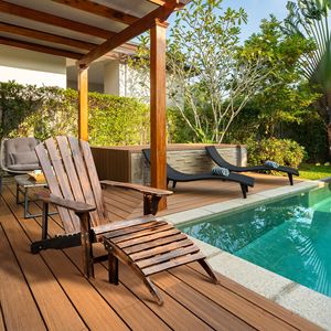 Sedia Adirondack con Poggiapiedi, Comoda Sedia Pieghevole in Resina Effetto Legno per Giardino e Terrazza - Product Image 2