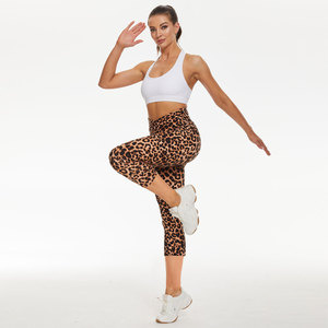 Leggings Capri Léopard Personnalisés pour Femmes, Taille Haute Croisée, Sexy, Respirants, Doux, à Impression Numérique, Effet Ventre Plat, pour Dames - Product Image 3