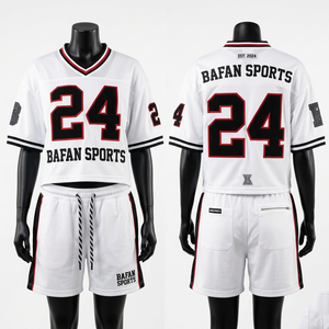 Ensemble de football en tissu mesh de haute qualité, rouge et noir, avec logo imprimé et brodé sur les panneaux latéraux, tenue d'équipe personnalisée pour femmes. - Product Image 3