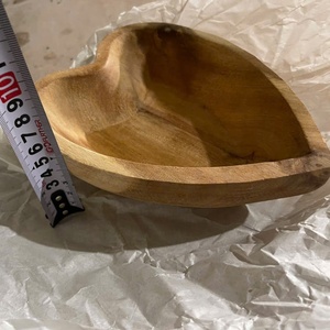 ชามไม้ทรงหัวใจวินเทจ ODM ทำจากไม้กระถินณรงค์อเนกประสงค์ สำหรับเทเทียนหรือทำแป้ง ผลิตด้วยมือในเวียดนาม ปรับขนาดได้ตามต้องการ - Product Image 4