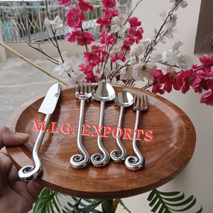 Juego de Cubiertos de Acero Inoxidable con Mango Único Hecho a Mano, Diseño en Espiral, Estilo Vintage, para Hogar y Restaurante, 5 Piezas - Product Image 6