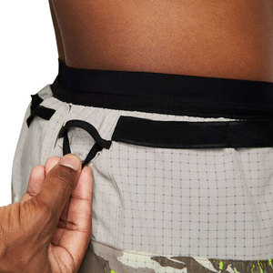 กางเกงขาสั้นออกกำลังกายผู้ชายขายส่ง คุณภาพสูง ผลิตจากโพลีเอสเตอร์/ผ้าฝ้าย แห้งเร็ว กันน้ำ เอวยางยืด สีพื้น - Product Image 4