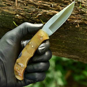 Cuchillo de Caza Plegable Forjado a Mano con Hoja de Acero de Damasco Grabada y Mango de Madera, Personalizable OEM - Product Image 4