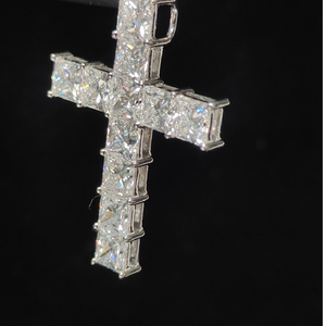 จี้เพชรทรงครอสเจียระไนแบบ Princess Cut ฝังเพชรธรรมชาติในทองคำขาวแท้ สำหรับพิธีกรรมทางศาสนา เครื่องประดับสำหรับทั้งชายและหญิง - Product Image 1