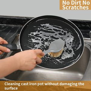 Set di 2 Spazzole per Piatti con Manico in Bambù e Raschietto Integrato per Pentole, Padelle e Pulizia del Lavello - Product Image 3