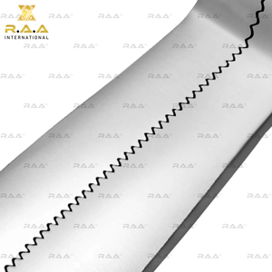 Pinza para Recortar Orejas de 5.5″ Tipo “I” con Dientes de Acero Inoxidable, Pinza Profesional Veterinaria para Recortar Orejas de Ganado - Product Image 3
