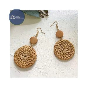 Pendientes de Ratán Tejido Natural Glory, los Más Vendidos – Pendientes Geométricos Ligeros para Regalo - Product Image 1
