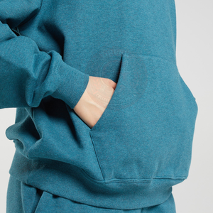 Sweat à capuche oversize contemporain pour femme en molleton brossé de qualité supérieure, idéal pour un style de vie moderne et les activités de plein air - Product Image 5