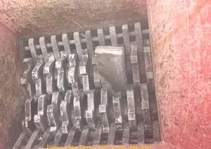 Broyeurs de déchets FRP à double arbre semi-automatiques électriques de haute qualité et très demandés - Product Image 6