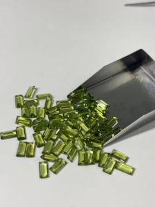 Peridoto natural, corte rectangular tipo baguette, piedras preciosas facetadas sueltas para la fabricación de joyas, olivino certificado y calibrado - Product Image 5