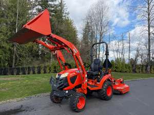 Tracteur diesel subcompact Kubota BX2380 23HP 4x4 avec chargeur, tracteur utilitaire compact Kubota BX2380 4x4 pour pelouse et exploitation agricole - Product Image 1