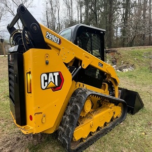 Potente cargadora compacta sobre orugas Cat 299D3 diseñada para máxima eficiencia en terrenos de barro, arena, grava y superficies irregulares. - Product Image 6