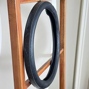 Nueva Funda de Cuero para Volante con Diseño Western, Accesorio Universal para Interior de Auto, Antideslizante, Agarre Cómodo, Protector de Volante - Product Image 4