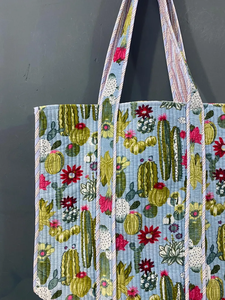 Sac fourre-tout matelassé en coton couleur unie motif paon, avec longues poignées et fermeture éclair, idéal pour le shopping quotidien, la plage, les voyages, la vente au détail et les cadeaux - Product Image 4