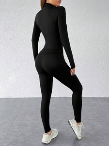 Ensemble de sport moderne Atlaset trois pièces sans couture pour femme : soutien-gorge de sport, leggings et veste – Logo et taille personnalisables - Product Image 2