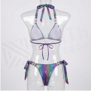 Ensemble de bikini pour femme, couleur dégradée, métallisé, haut halter, bas à nouer sur les côtés, détail strass, spandex, polyester, maillot de bain deux pièces - Product Image 2