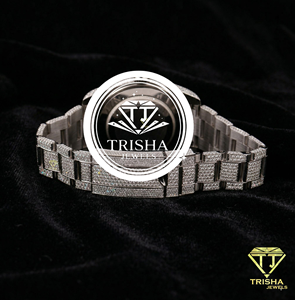 Elegante reloj de hombre de acero inoxidable con diseño moderno y correa duradera. - Product Image 4