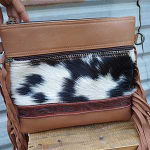 Bolso de Lona Bohemio de Cuero Genuino con Estampado Animal, el Más Vendido, con Cierre de Cremallera, Correa Única, Concho Grabado y Flecos, Tamaño Personalizado - Product Image 2